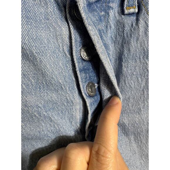 Levi's 501 Midi Shorts - Picture 3 of 6